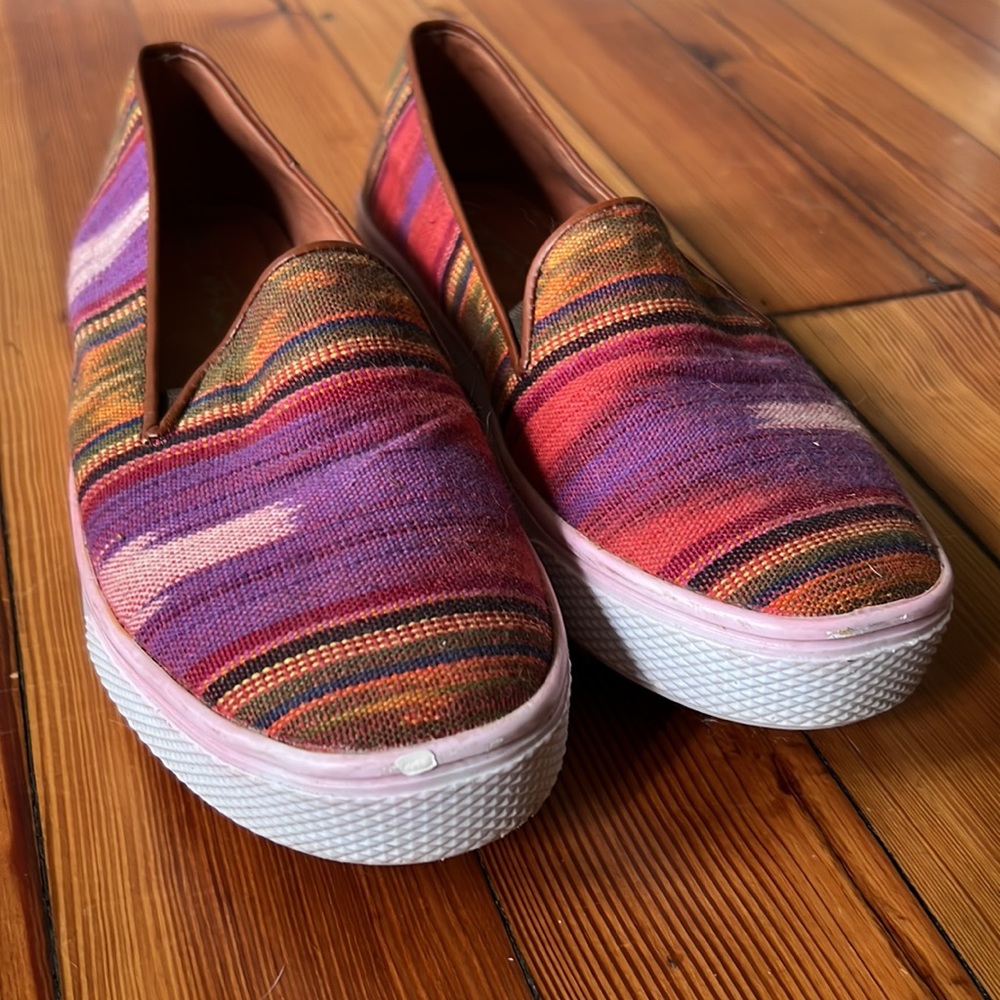 Women’s Teysha World slip-on sneakers Size 7